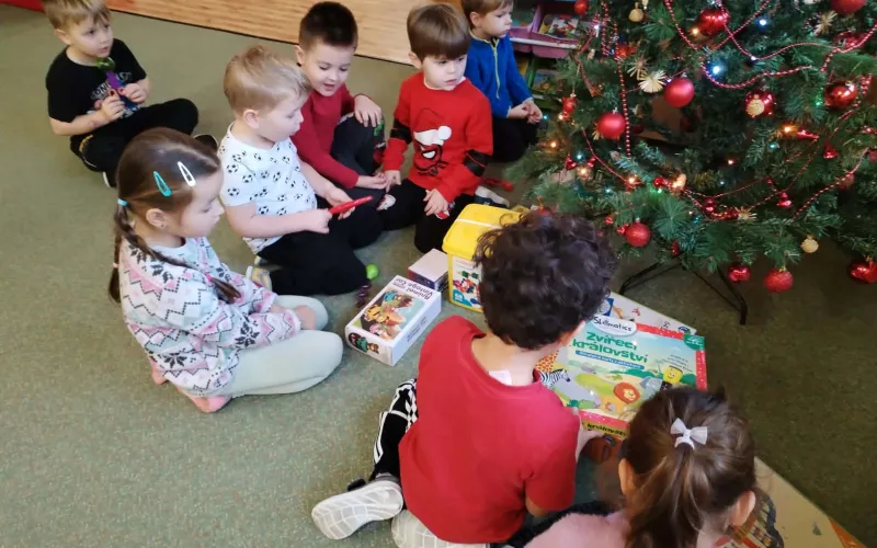 nadílka pod stromeček