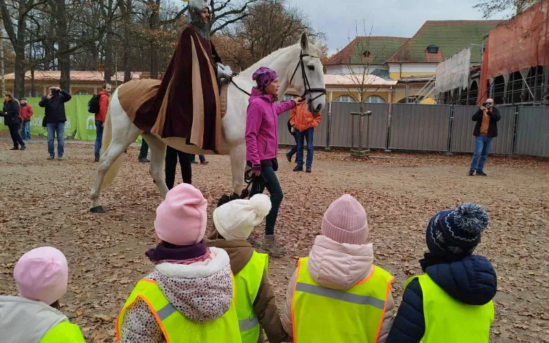 Martin na bílém koni